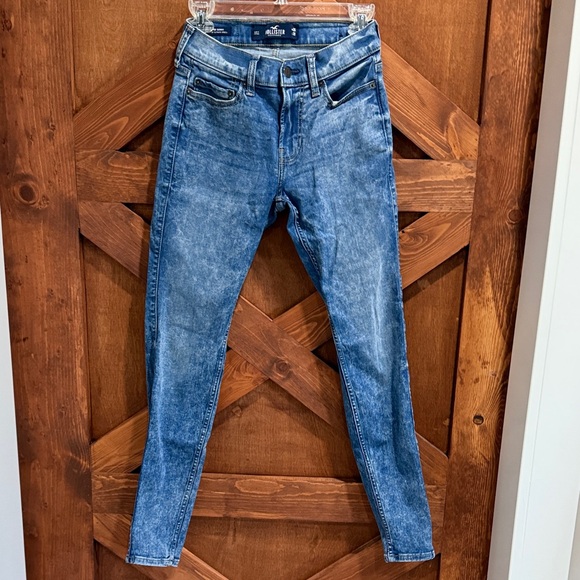 Hollister Acid Washed Super Skinny Jeans size 26x30 smoke free home - Picture 1 of 4